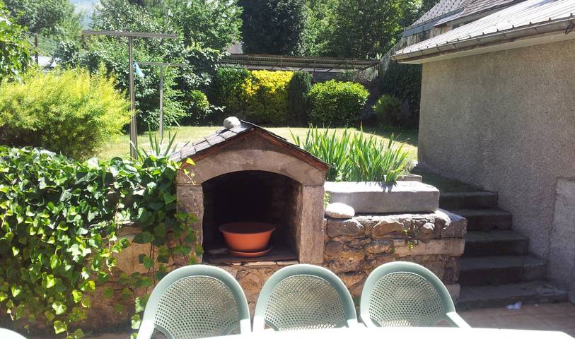 Gîte pour 9 personnes, avec jardin et terrasse, animaux acceptés