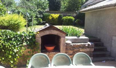 Gîte pour 9 personnes, avec terrasse et jardin, animaux acceptés dans Office De Tourisme De Luz Saint Sauveur