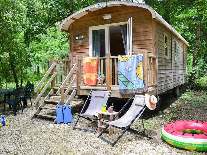 Camping pour 4 personnes, avec bassin pour enfant et piscine en Dordogne - 2