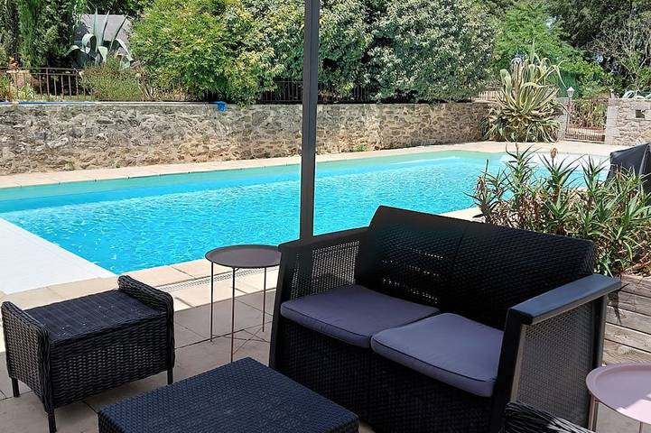 Gîte pour 6 personnes, avec jardin à Montréal (Rhône-Alpes)