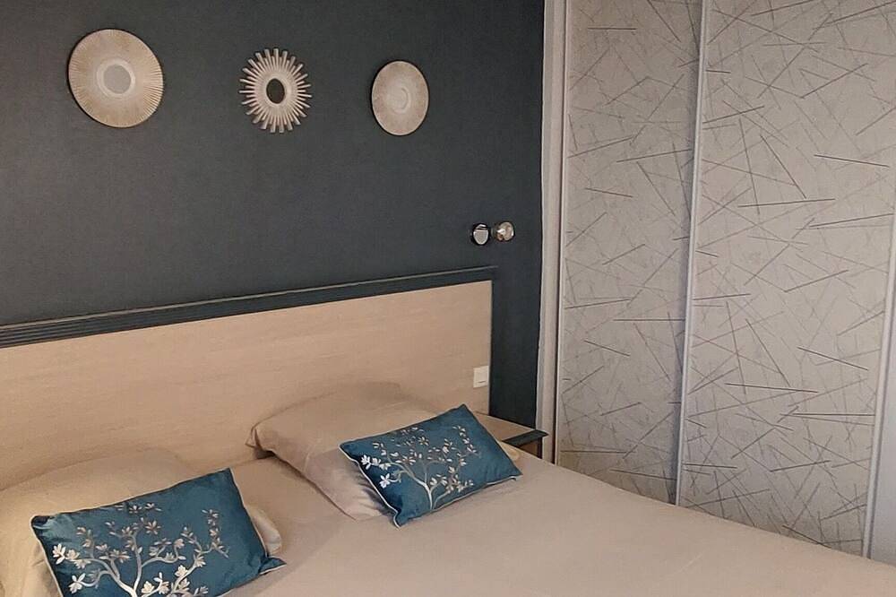 Appartement entier, Cosy appartement dans une villa avec piscine , proche du centre et de la mer in Cabourg, Région de Caen