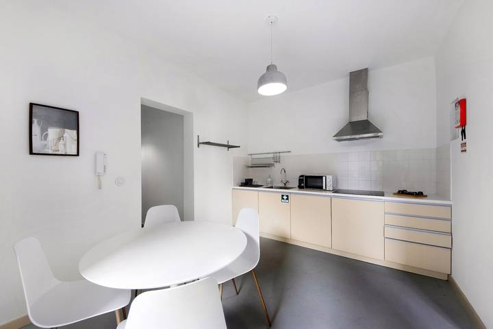 Hel lejlighed, Apartment "Crooked Floor House Rc" with Shared Garden, Wi-Fi & A/C in Santo Ildefonso, Porto