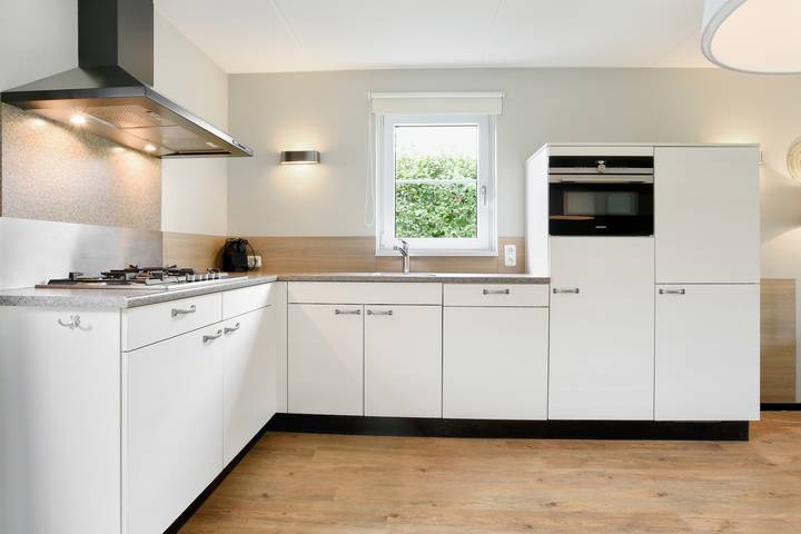 Bungalow für 8 Personen, mit Balkon/Terrasse und Sauna sowie Terrasse in Burgh-Haamstede - 4