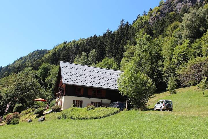 Gîte pour 10 personnes, avec Balcon et Jardin à Le Bouchet-Mont-Charvin