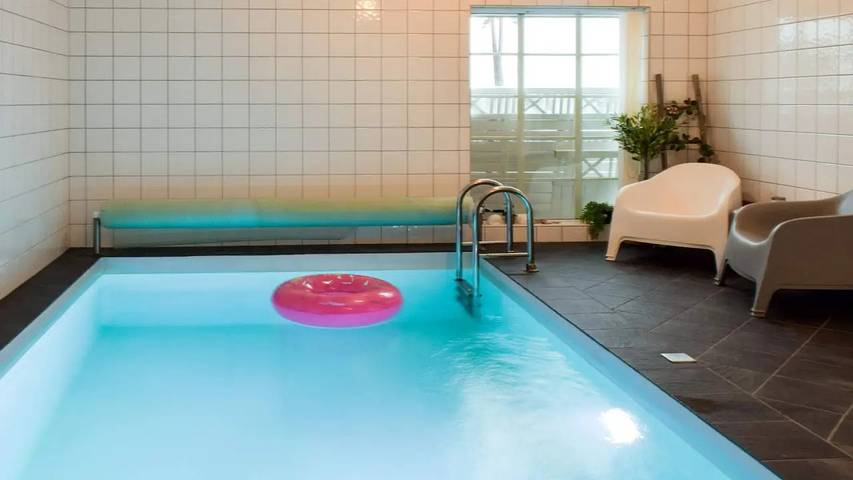 Ferienhaus für 11 Personen, mit Pool und Whirlpool sowie Garten und Sauna