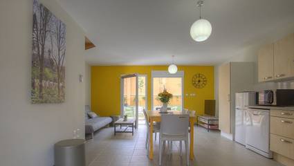 Gîte pour 6 personnes, avec jardin et terrasse à Guéreins