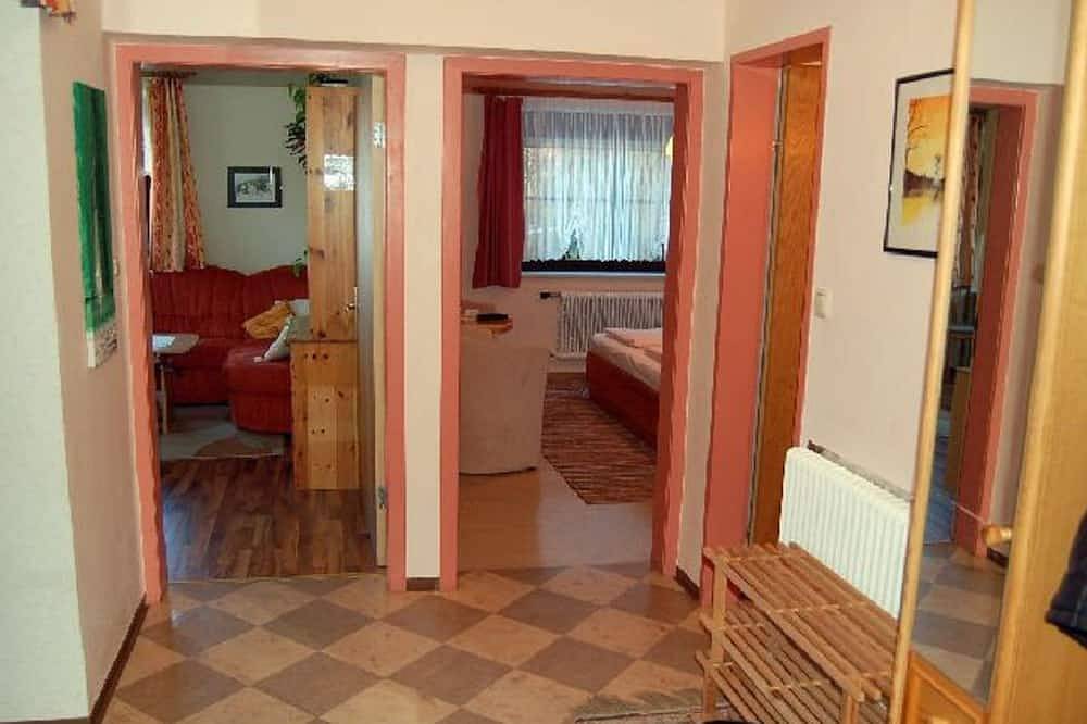Ganze Wohnung, Gemütliche Ferienwohnung (ca. 55qm) mit geräumigem Bad und eigener Terrasse in Bezirk Zwettl