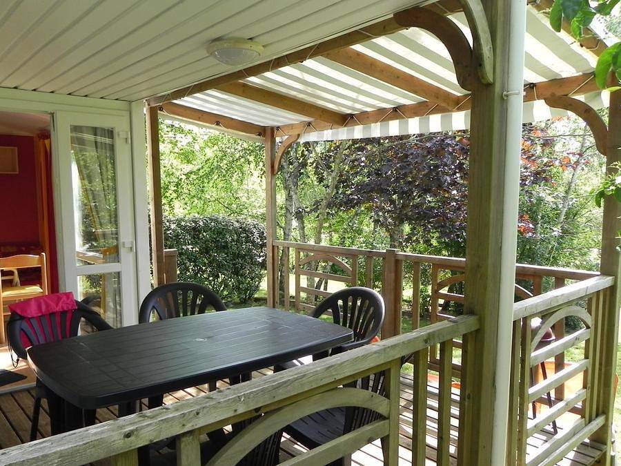 Camping L'Offrerie - Dordogne - Périgord noir - Mobilhome 5 personas - Casa móvil «Grand Confort Loggia», 32 m², 2 dormitorios - Llegada los domingos en julio y agosto in Rouffignac-Saint-Cernin-de-Reilhac, Périgord Noir