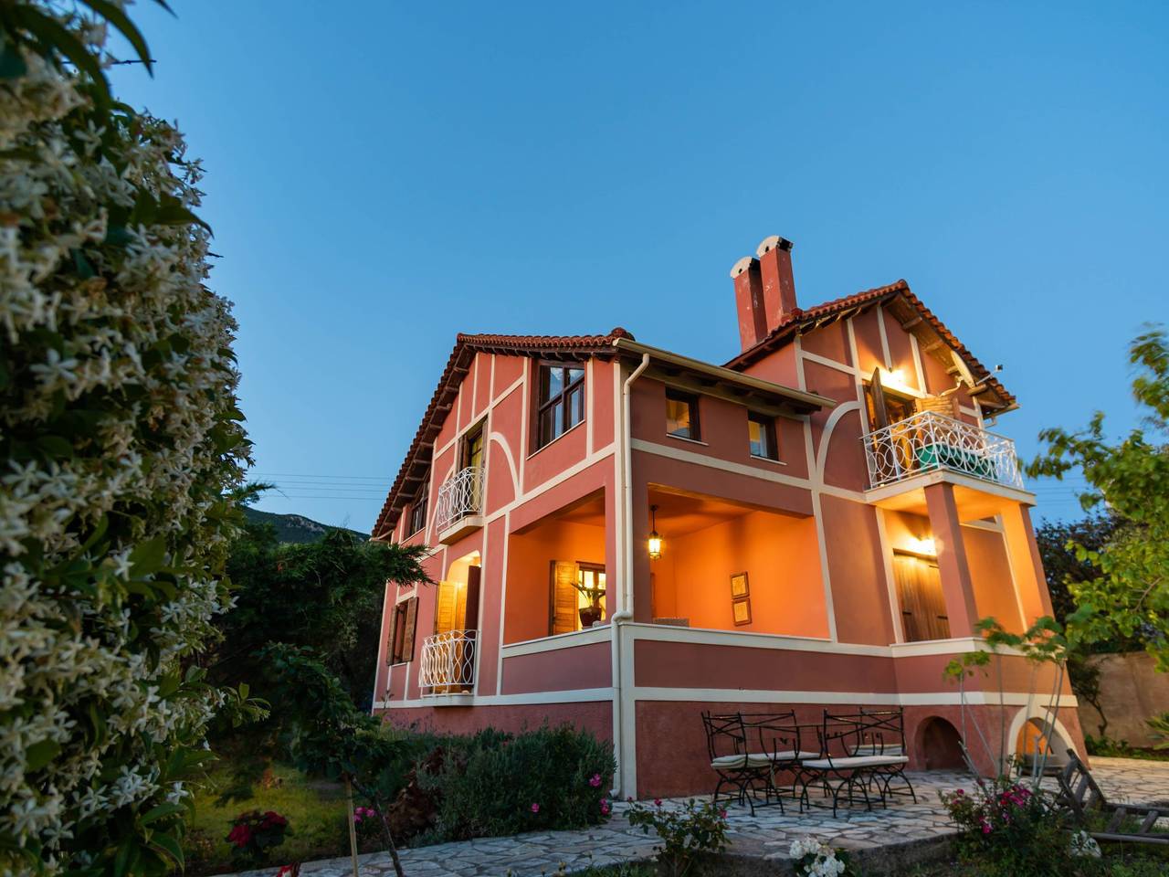 Idyllisch gelegene und luxuriöse Villa mit Veranda und Pavillon in Korfu