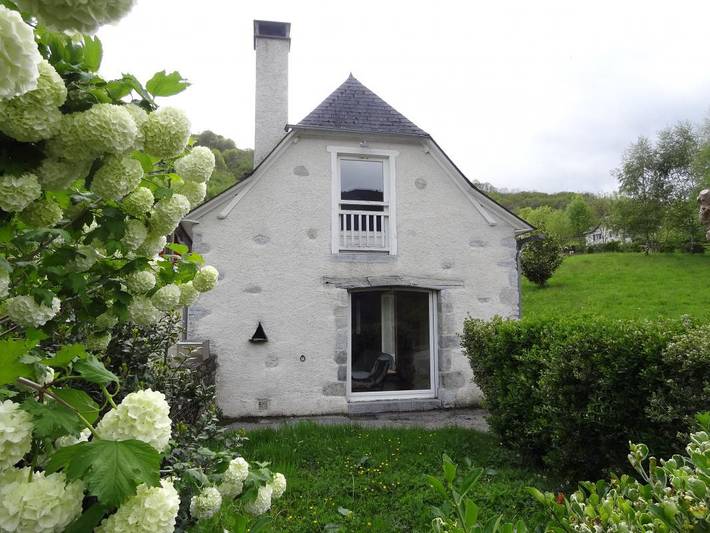 Gîte pour 4 personnes, avec terrasse et jardin