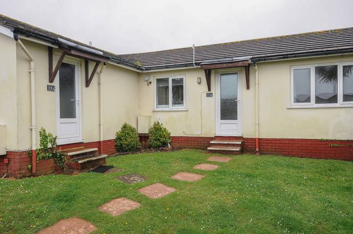 Holiday home for 4 people, with pool and garden in Brixham