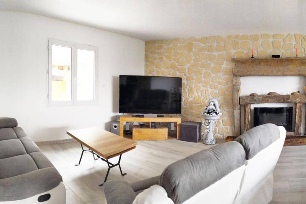 Villa complète au calme avec vue imprenable in Beausemblant, Région de Valence