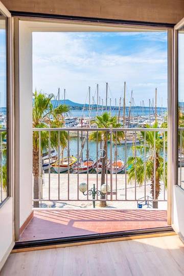 Gîte pour 2 personnes, avec balcon et vue dans Port de Sanary sur Mer