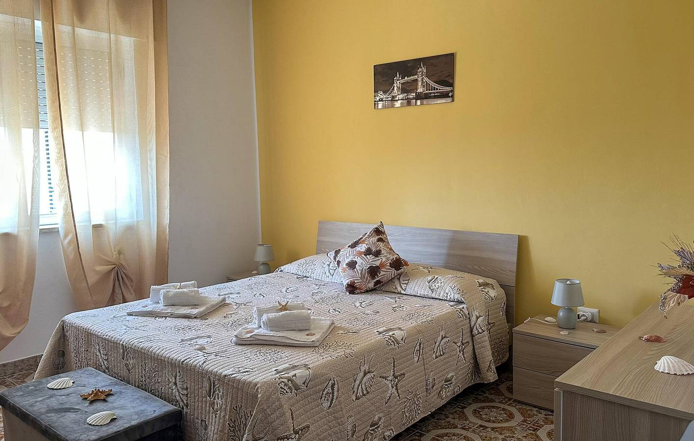 Acogedora Vista a la Playa: AC, Terraza, Cocina, WiFi in Torrenova (Italia), Provincia de Messina