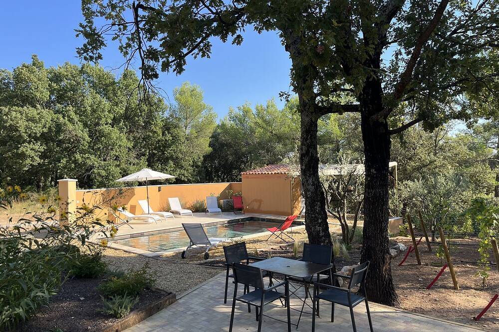 Sud Luberon,  en Provence, la maison de Lily in Grambois, Parc naturel régional du Luberon