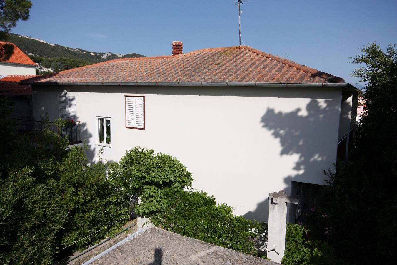 Zimmer mit Balkon und Meerblick Banjol, Rab S-5077-b in Banjol, Rab