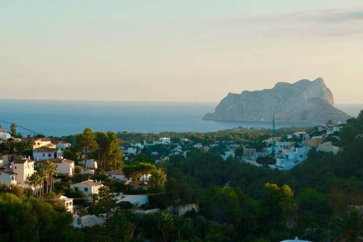 Chalet para 5 personas, con vistas además de jardín y piscina, Familias con niños en Provincia de Alicante - 2
