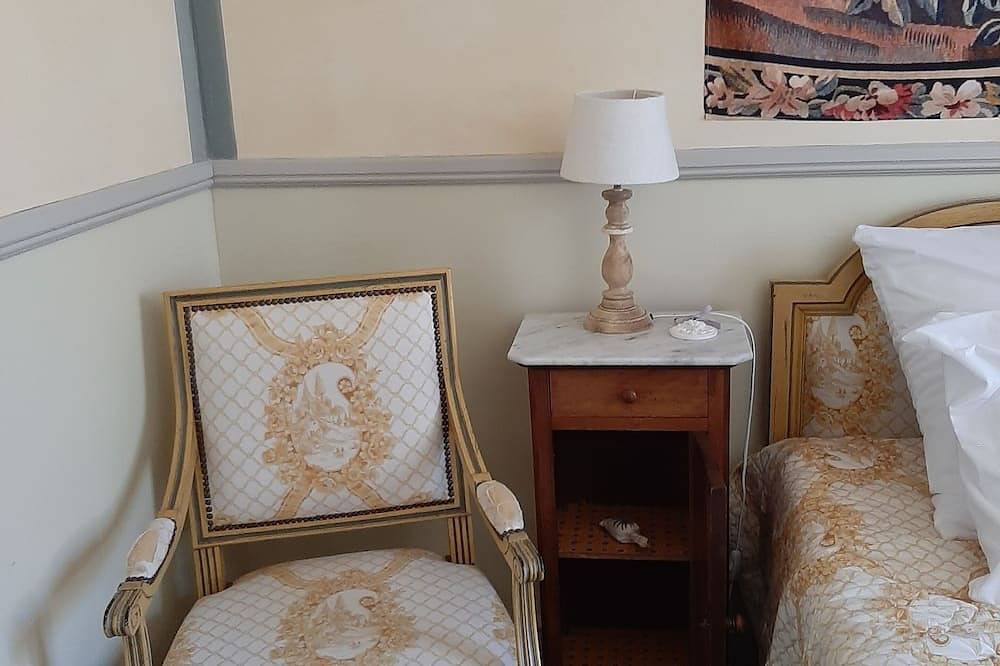 Entire apartment, Vie de Château in Montbrun-les-Bains, Nyons region