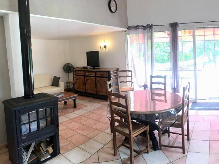 Location de vacances pour 8 personnes, avec vue ainsi que piscine et jardin à Sainte-Croix-du-Verdon - 3