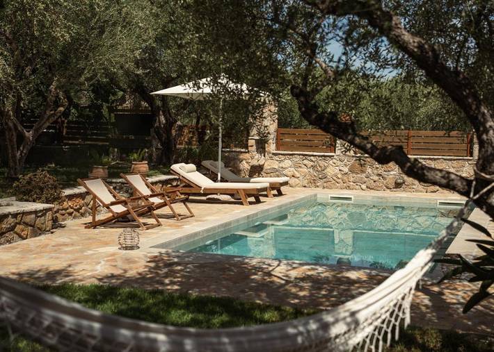 Villa per 8 persone, con giardino e panorama nonché piscina, con animali domestici - 1