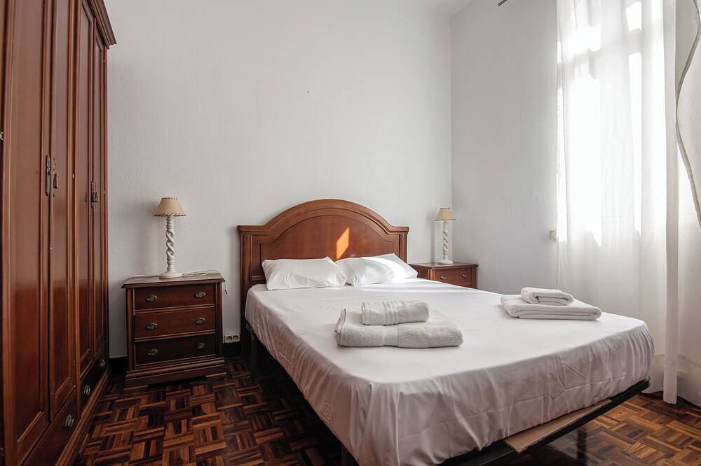 Entire apartment, Fully equipped apartment in La Coruña in La Coruña, Galician Coast