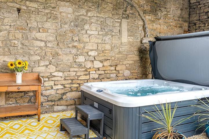 Gîte pour 5 personnes, avec jardin et jacuzzi, animaux acceptés - 1