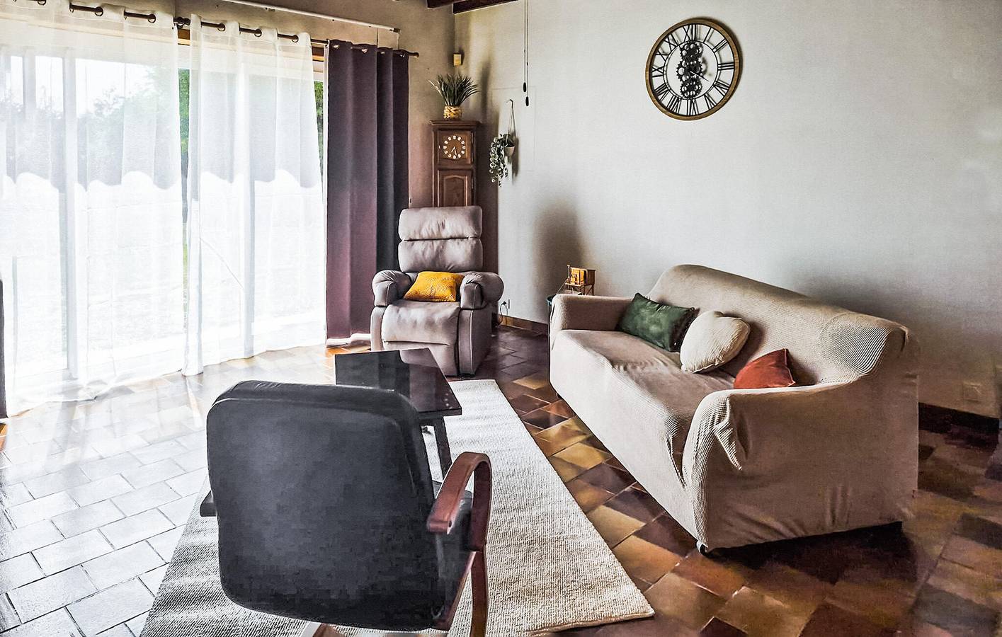 Reizende 2-Zimmer-Wohnung mit Pool und Garten, 2 km vom Zentrum von Blaignan entfernt in Civrac-en-Médoc, Regionaler Naturpark Médoc