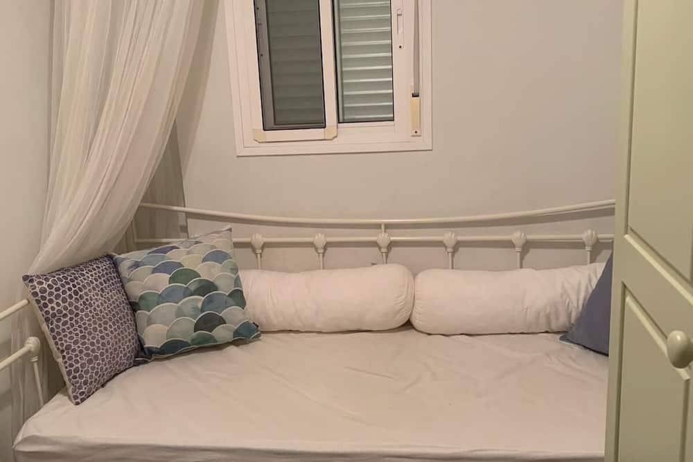 Casa Alegria, villa with mountain views, quiet location in Alcaucin in Alcaucín, Málaga Province