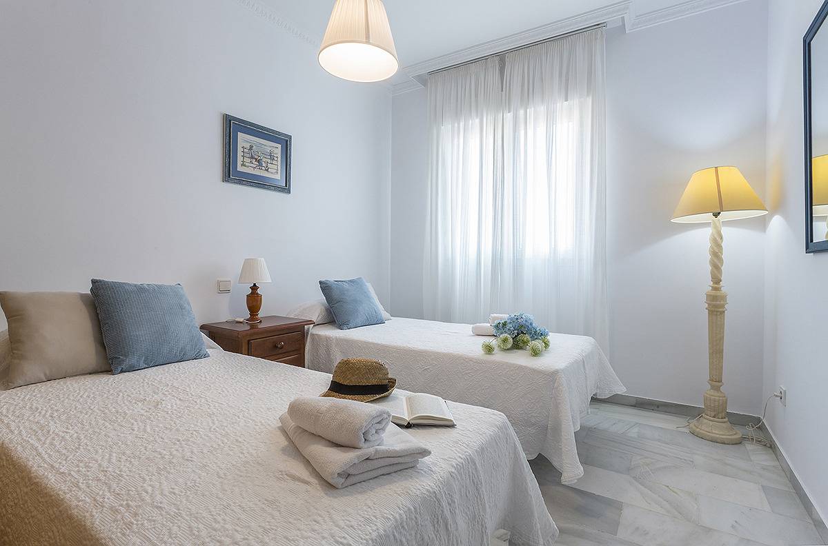 Entire apartment, Apartamento Beatriz Cienfuegos 5 in Playa de la Cortadura, Cádiz