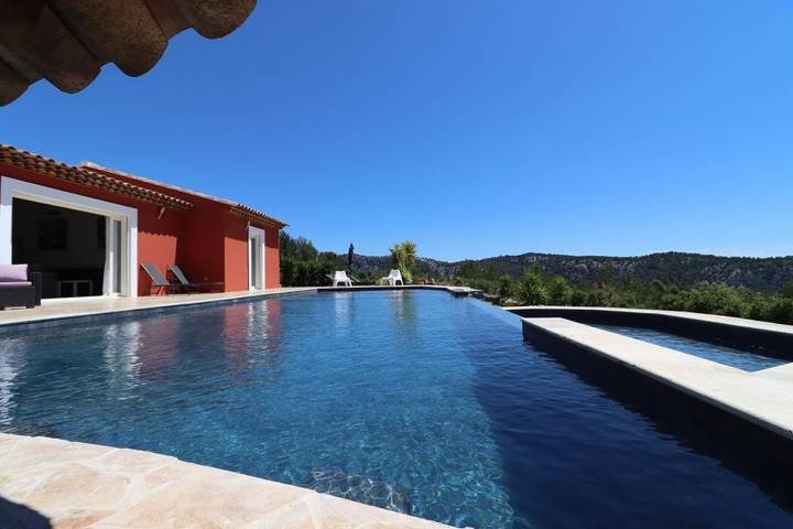 Villa pour 8 personnes, avec jardin ainsi que piscine et vue, animaux acceptés à Le Beausset - 4