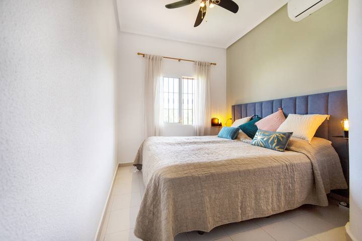 Bungalow für 4 Personen, mit Pool und Terrasse sowie Garten in Torrevieja - 4