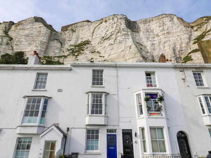 7 Athol Terrace in Dover, Kent