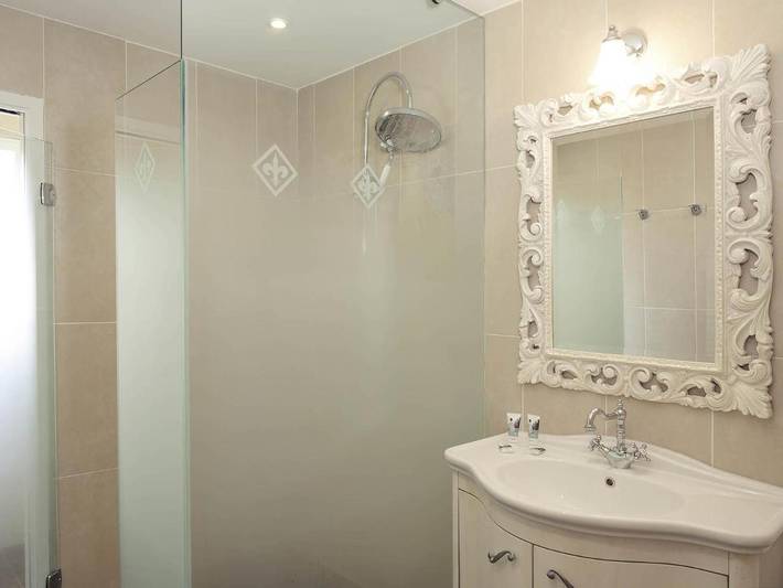 Hôtel pour 2 personnes, avec jardin et vue à Lédat - 2