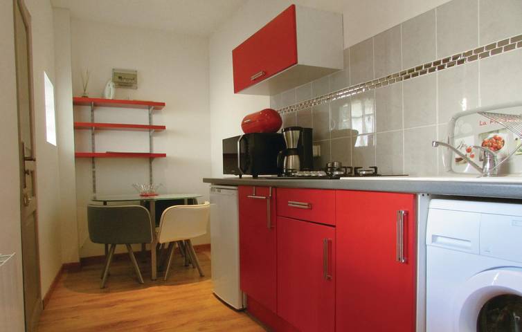 Appartement de vacances entier, Appartement avec vue sur la mer, terrasse, parking et WiFi à 1,5 km de la Crique de l'Arinella in Bastia, Cap Corse