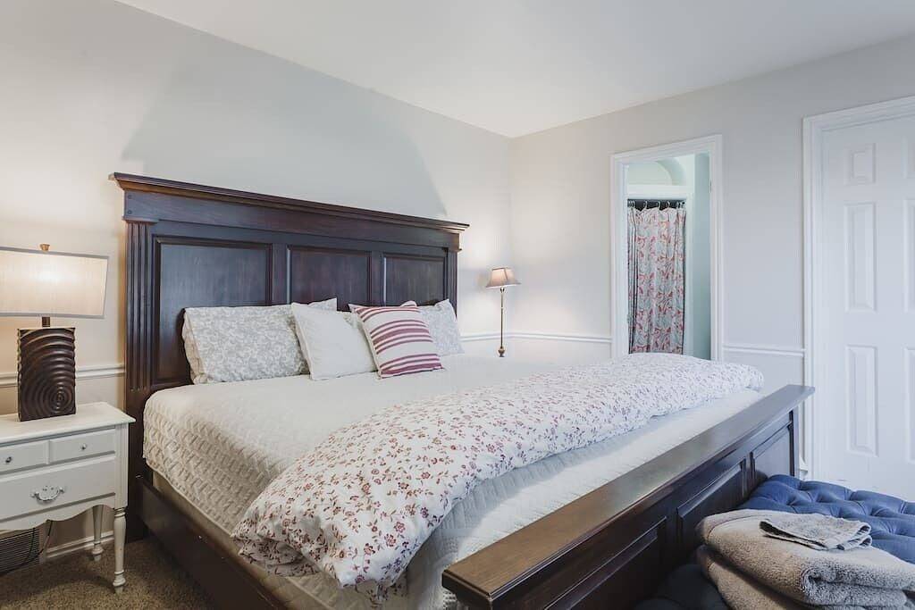 Unique Getaway | Hot Tub & Waffle Breakfast! in Orem, Utah Lake