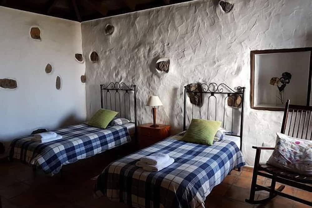 Casa rural (alquiler íntegro) Finca Los Ciruelos para 4 personas in Cueva del Viento, Icod de los Vinos