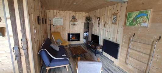 Gîte pour 4 personnes, avec jardin à Prémanon