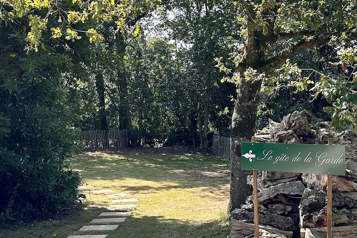 Location de vacances pour 7 personnes, avec jardin à Peillac