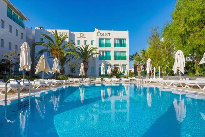 Resort para 3 personas, con piscina y piscina para niños además de sauna y jardín - 1