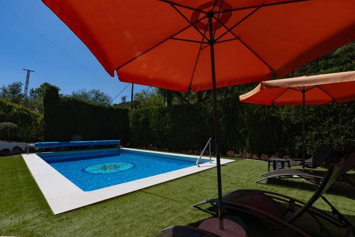 Casa rural para 8 personas, con jardín además de piscina y vistas, Se admiten mascotas en Rute - 2