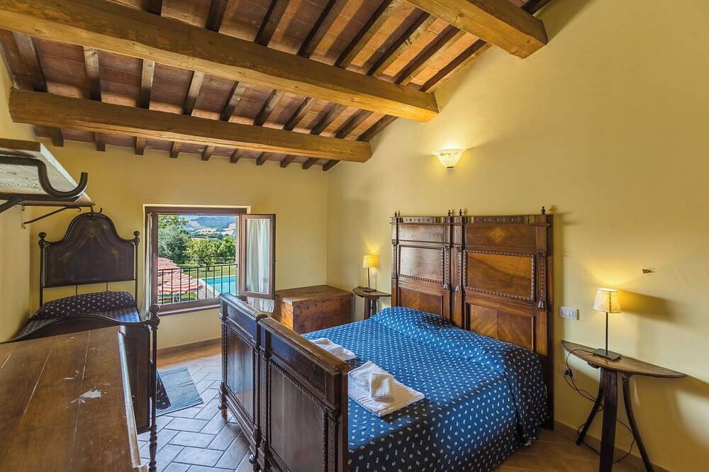 Villa Felice, private pool and  hills in Pergola, Valle del Metauro
