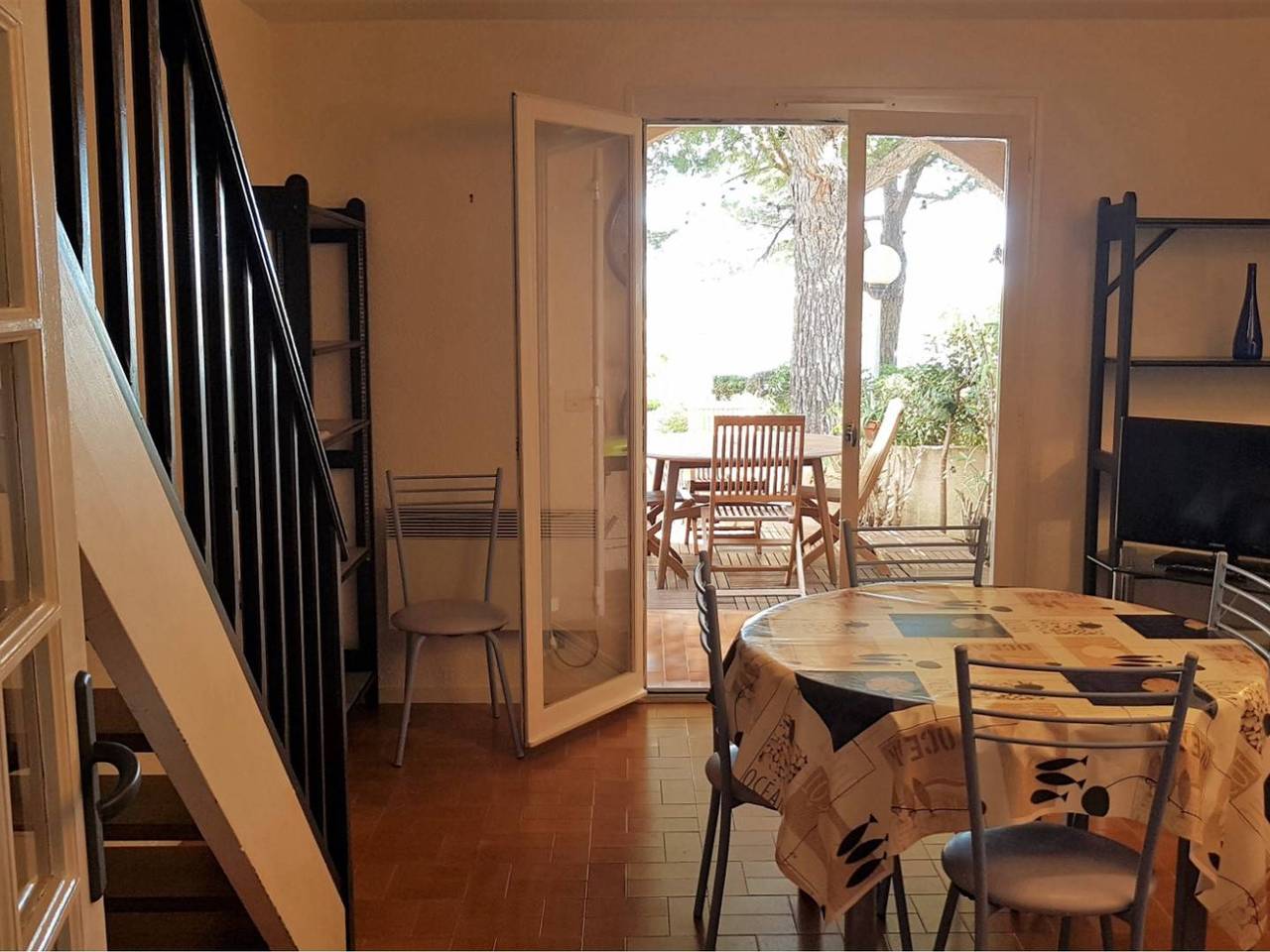 Apartamento entero, Pabellón para 6 personas con vistas a la marina, terraza y equipamientos en Saint-Cyprien in Saint-Cyprien, Côte d'Améthyste