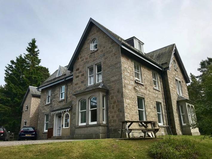 Hostel for 3 people, with garden, with pets in Braemar