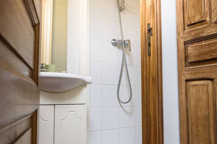 Ferienhaus-Traditionell-Ensuite mit Badewanne und Dusche-Gartenblick in Luc-sur-Mer, Caen und Umgebung
