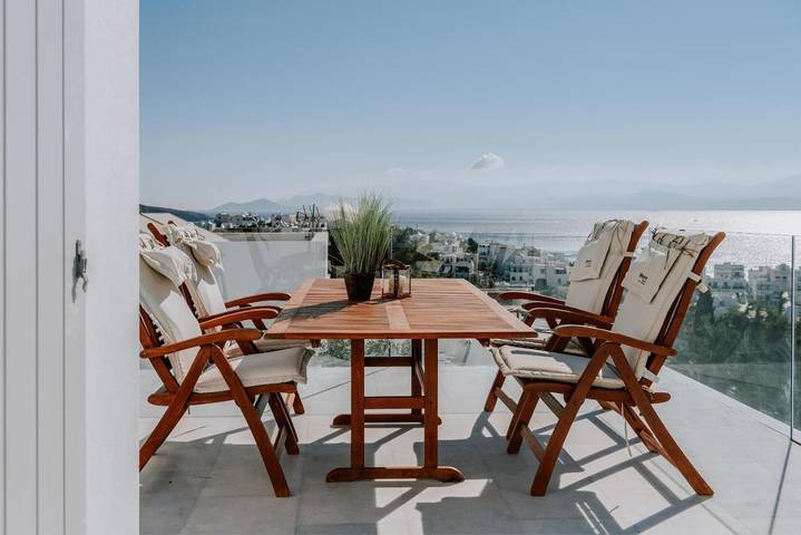 Location de vacances pour 8 personnes, avec piscine ainsi que jardin et vue, adapté aux familles dans Píso Livádi - 4