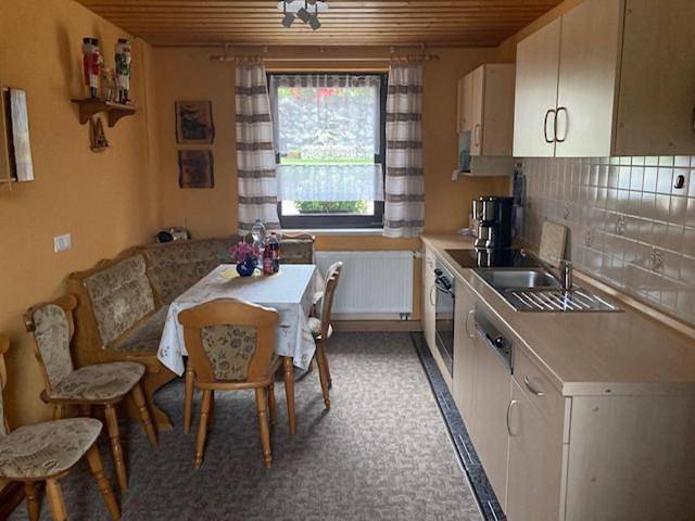 Ferienhaus für 5 Personen, mit Balkon und Terrasse sowie Garten und Ausblick in Sehmatal - 4