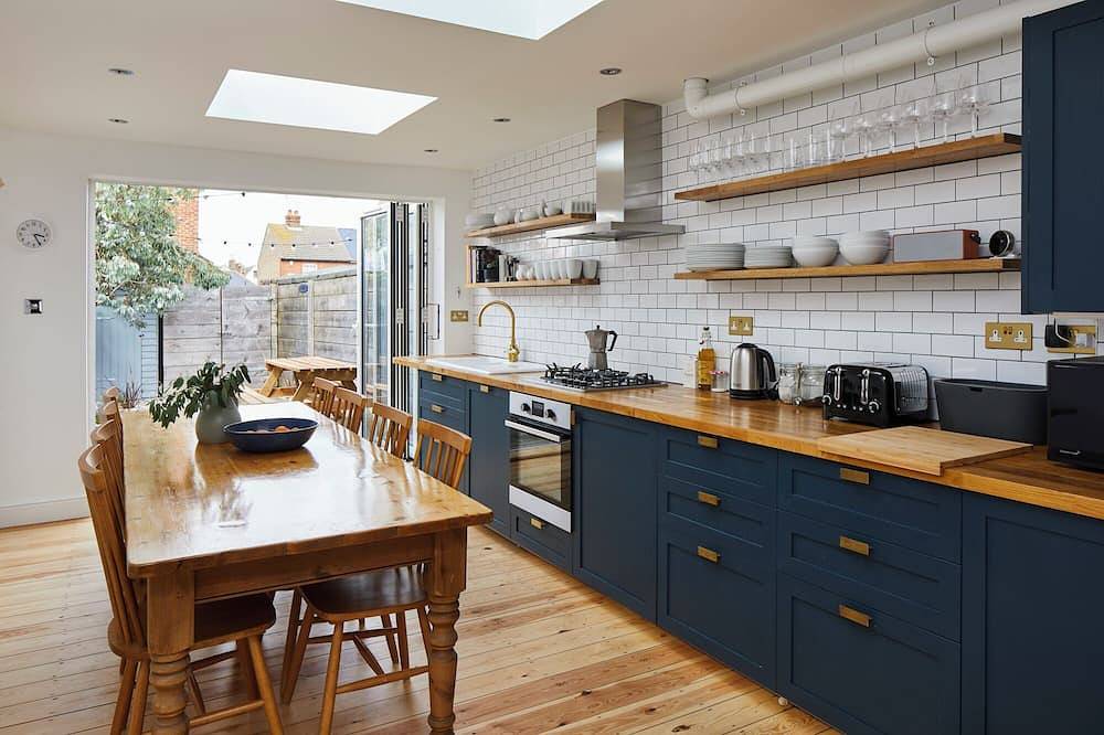 Beautiful 4 bedroom cottage near the beach in Whitstable in Whitstable, Kent