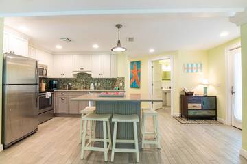 Cottage for 5 Guests in Holmes Beach, Anna Maria Island, Picture 1