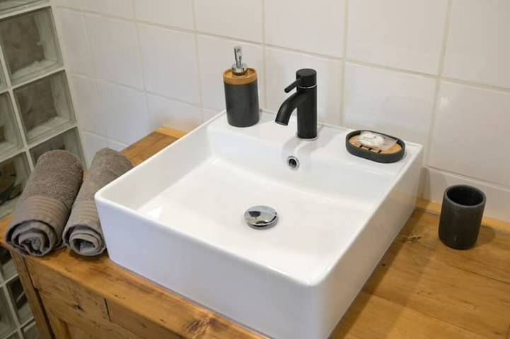 Gîte pour 6 personnes, avec jardin et terrasse à Camps-Saint-Mathurin-Léobazel - 4