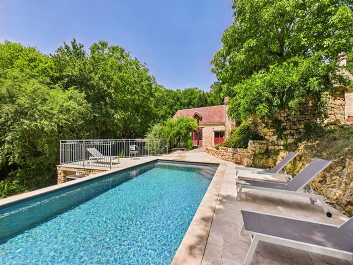 Appartement de vacances pour 7 personnes, avec jardin ainsi que terrasse et piscine, adapté aux familles